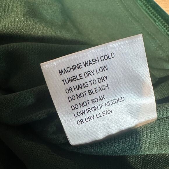 Ivy City Women's Scarlett Velvet Green Puff Sleeve Square Neck Dress 3X - Picture 12 of 16